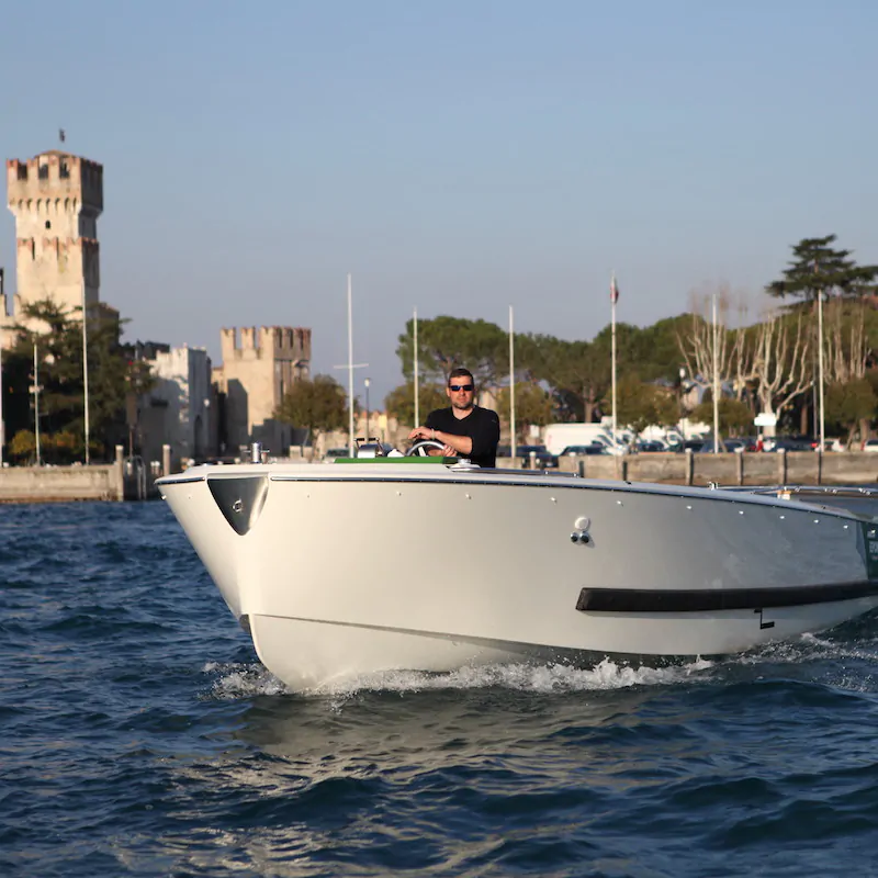 TTours of Lake Garda in an electric boat